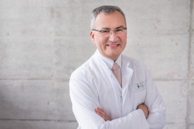 Leitender Arzt Furkat Davronov